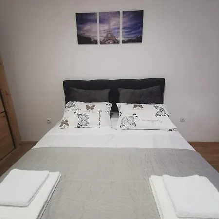 Apartament The Location Town Kragujevac