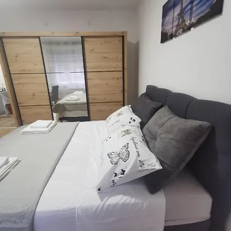 The Location Town Apartment *