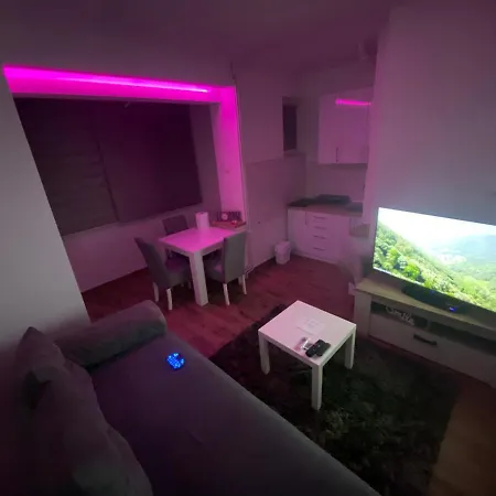 The Location Town アパート クラグイェヴァツ