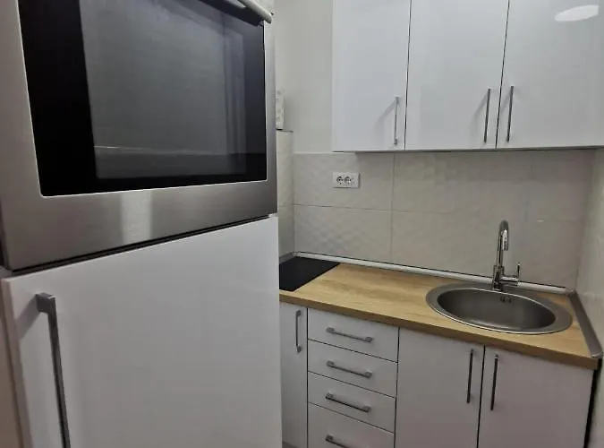 The Location Town アパート *